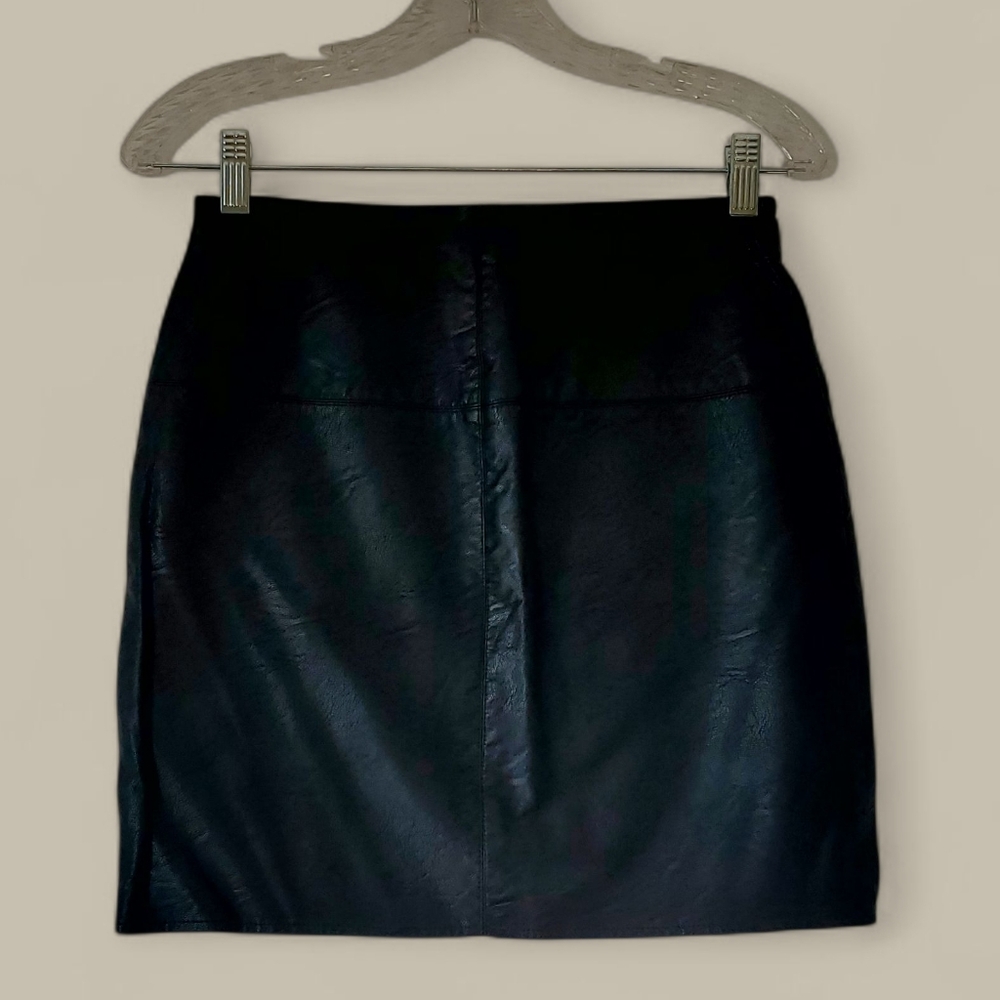 Black Faux Leather Missguided Zipper Mini‎ Skirt Size 6 Women